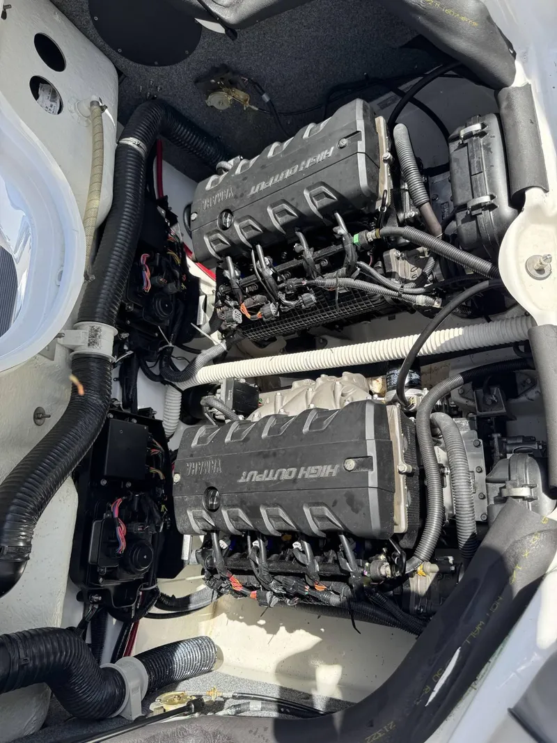 Slide: The Image of Yamaha 212SS 2013 - 11