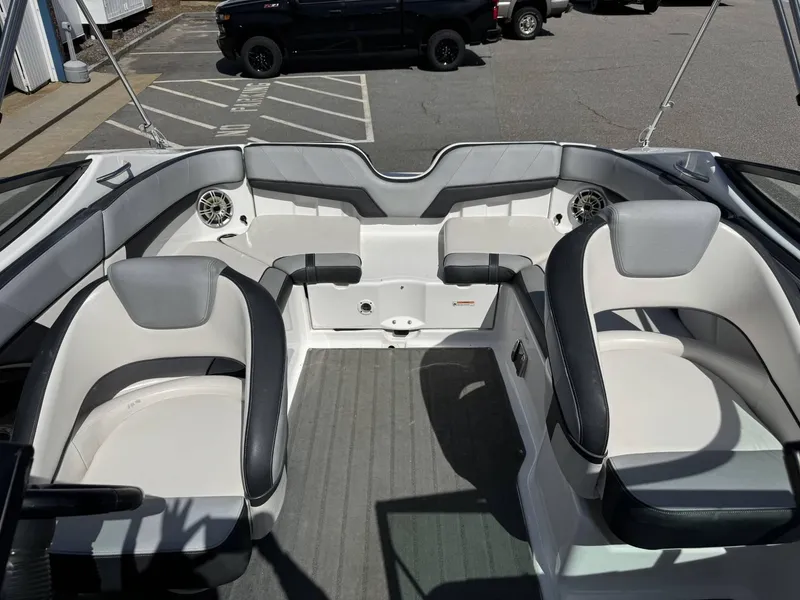 Slide: The Image of Yamaha 212SS 2013 - 8