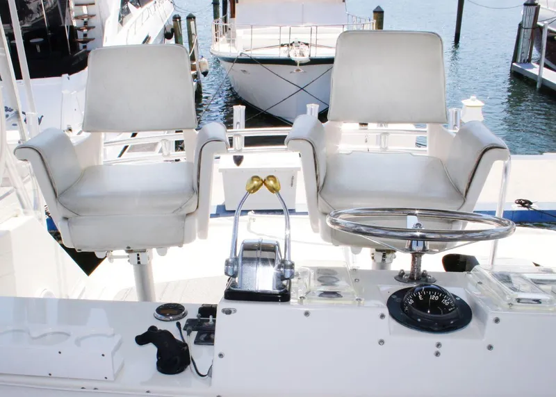 Slide: The Image of Helm and guest chair - 10