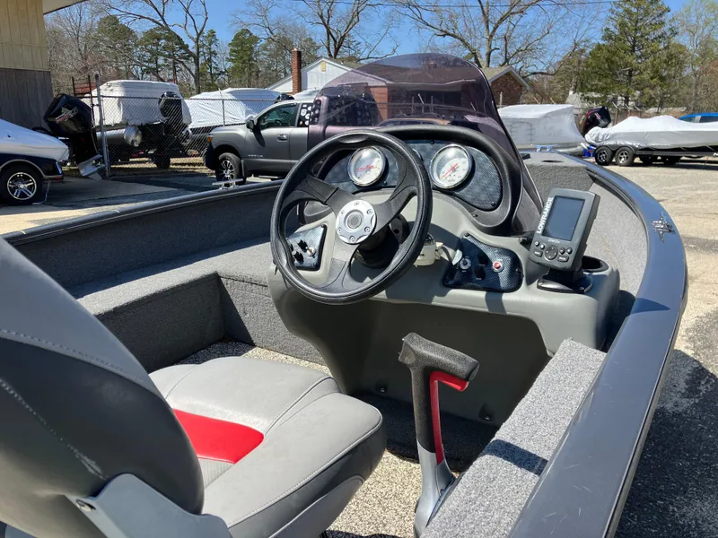 Slide: The Image of Tracker Super Guide V-16 SC 2015 - 4