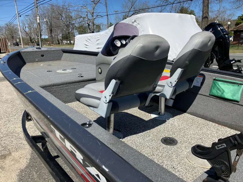 Slide: The Image of Tracker Super Guide V-16 SC 2015 - 6