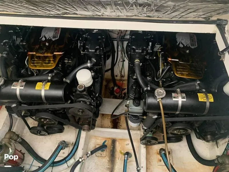 Slide: The Image of 2002 Maxum 3100SCR for sale in Falmouth, MA - 13