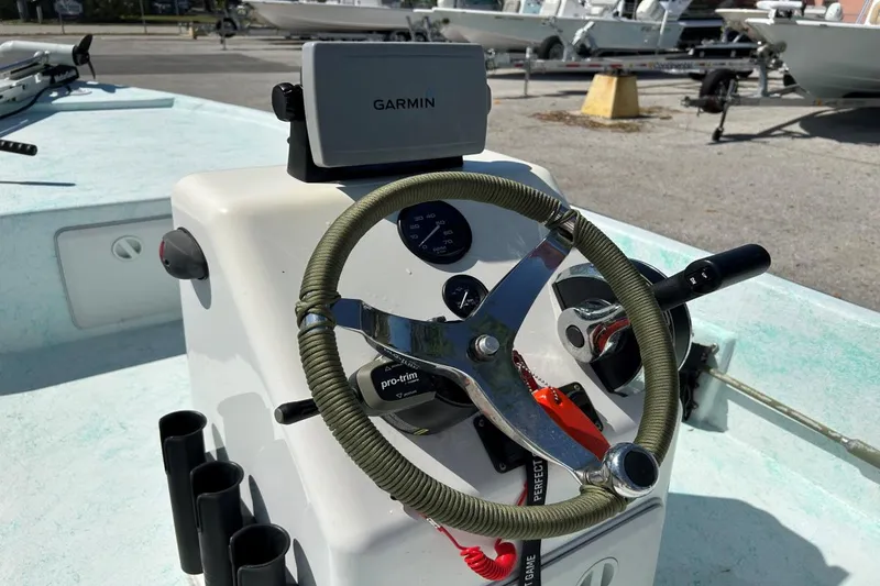 Slide: The Image of Steering console of 1999 BAYCRAFT 18 SKIFF with Garmin GPS and controls. - 6