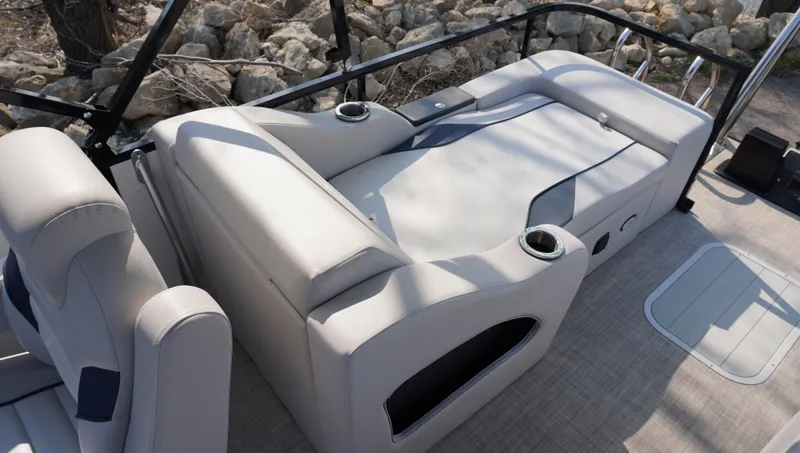 Slide: The Image of SunCatcher Select 322SS 2023 - 15