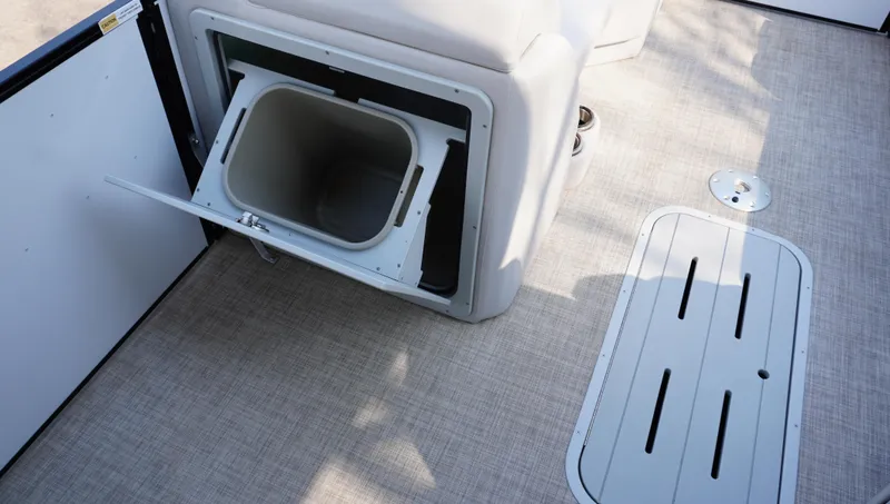 Slide: The Image of SunCatcher Select 322SS 2023 - 20