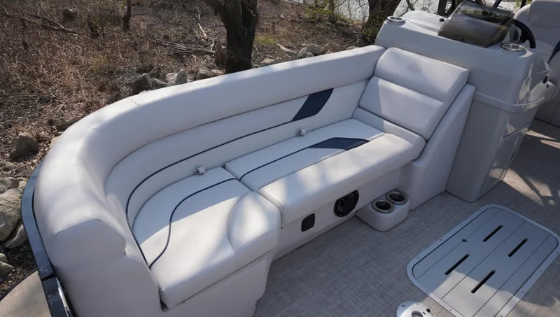 Slide: The Image of SunCatcher Select 322SS 2023 - 7