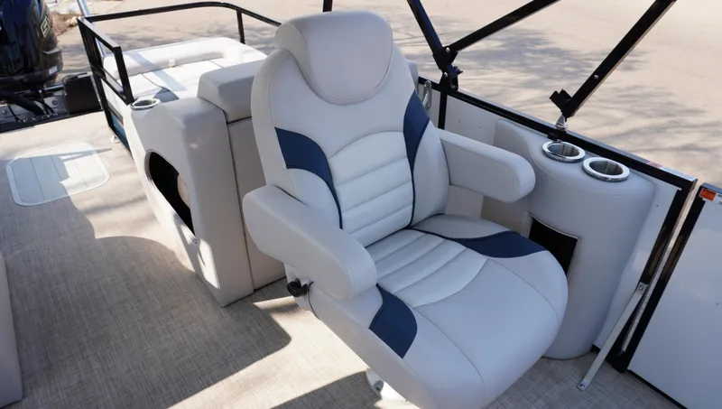 Slide: The Image of SunCatcher Select 322SS 2023 - 8