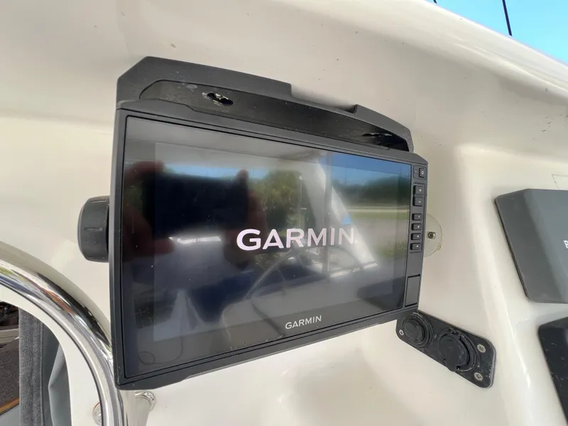 Slide: The Image of Garmin navigation system on 2010 Voyage Yachts 500 dashboard. - 24