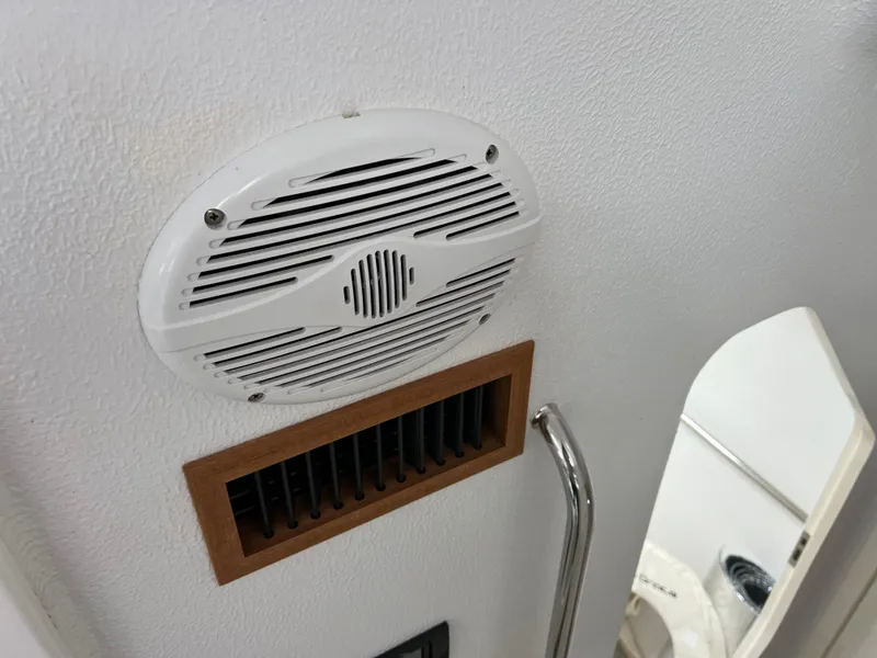 Slide: The Image of Speaker and vent on Voyage Yachts 500, 2010 model interior. - 40