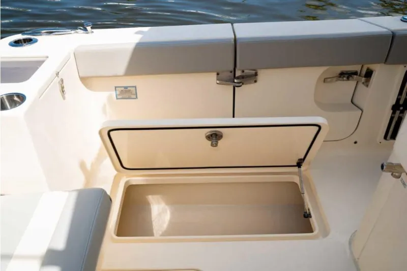 Slide: The Image of 2023-Scout-330-LXF-MarineMax - 42