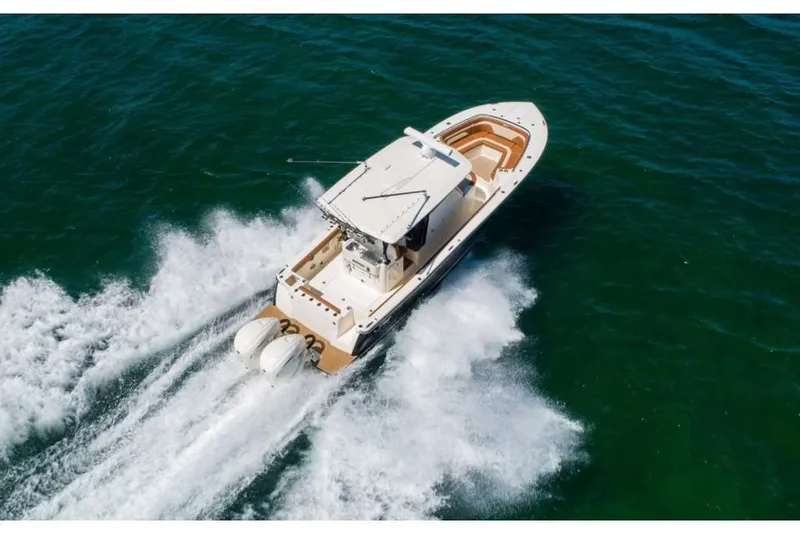 Slide: The Image of 2023-Scout-330-LXF-MarineMax - 6