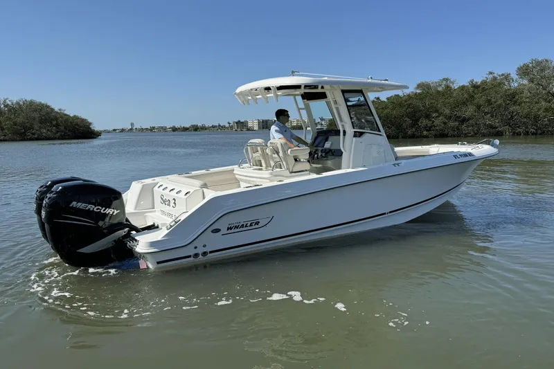 Slide: The Image of Boston Whaler 250 Outrage 2017 - 12