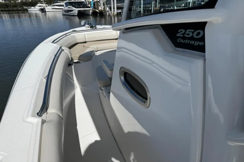 Slide: The Image of Boston Whaler 250 Outrage 2017 - 27