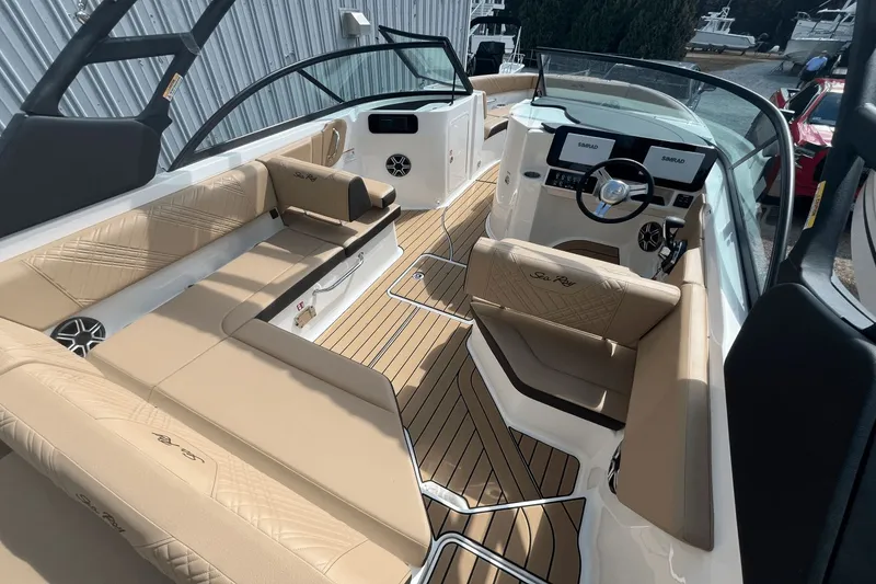 Slide: The Image of Sea Ray SDX 230 Outboard 2026 - 5