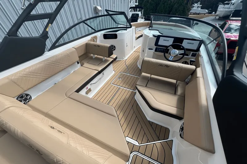 Slide: The Image of Sea Ray SDX 230 Outboard 2026 - 6
