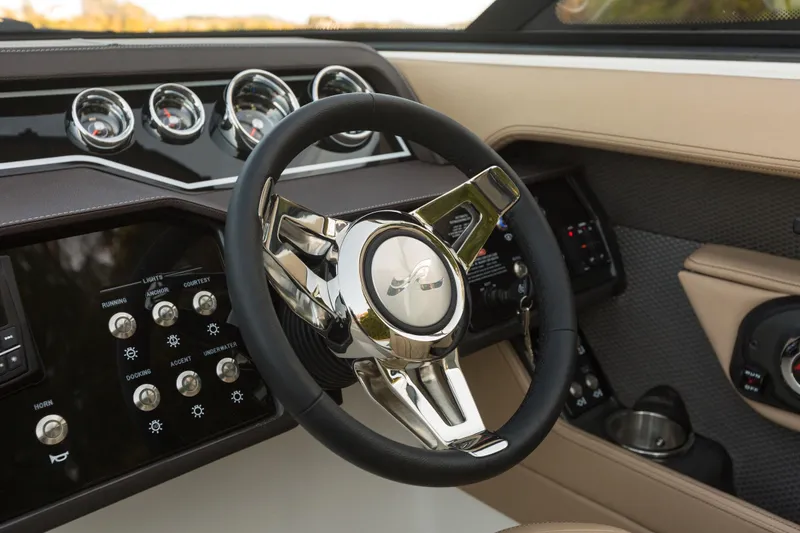 Slide: The Image of Sea Ray 310 SLX 2016 - 12