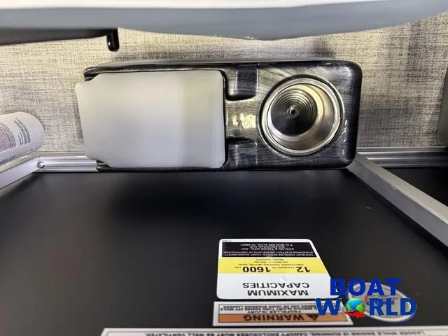 Slide: The Image of Tahoe Sport 2385 Swingback (VRB) Tritoon & Honda 4-Strok 2025 - 15