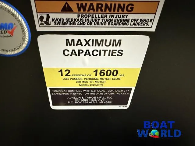 Slide: The Image of Tahoe Sport 2385 Swingback (VRB) Tritoon & Honda 4-Strok 2025 - 17