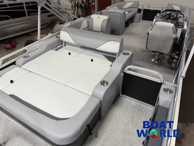 Slide: The Image of Tahoe Sport 2385 Swingback (VRB) Tritoon & Honda 4-Strok 2025 - 23