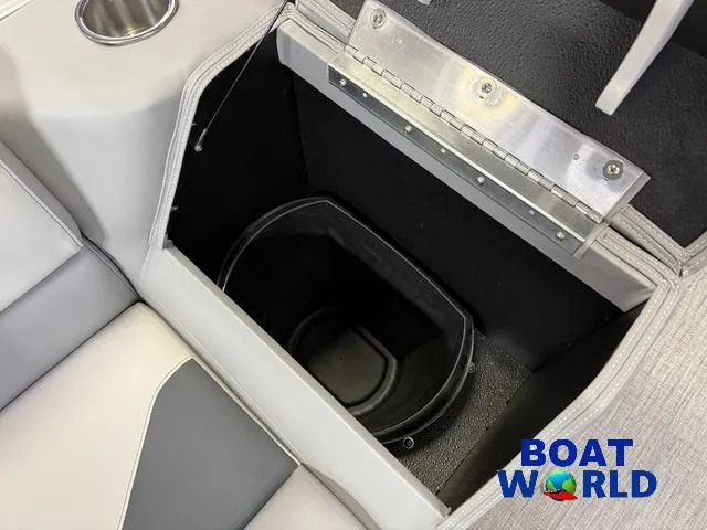 Slide: The Image of Tahoe Sport 2385 Swingback (VRB) Tritoon & Honda 4-Strok 2025 - 26