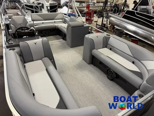 Slide: The Image of Tahoe Sport 2385 Swingback (VRB) Tritoon & Honda 4-Strok 2025 - 33