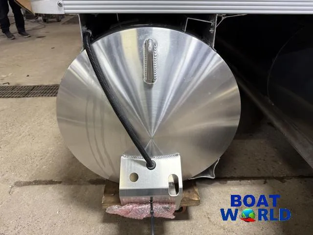 Slide: The Image of Tahoe Sport 2385 Swingback (VRB) Tritoon & Honda 4-Strok 2025 - 40