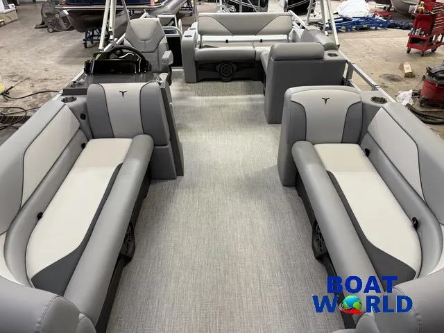 Slide: The Image of Tahoe Sport 2385 Swingback (VRB) Tritoon & Honda 4-Strok 2025 - 7