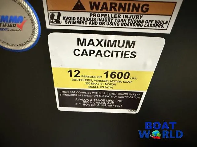 Slide: The Image of 2025 Tahoe Sport 2385 Tritoon capacity label: 12 persons, 1600 lbs, 250 HP max. - 14