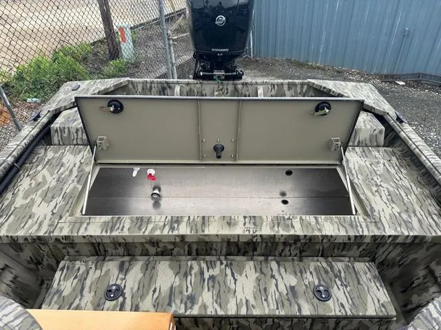 Slide: The Image of SeaArk 2072 MVJT Flatcat 2026 - 6