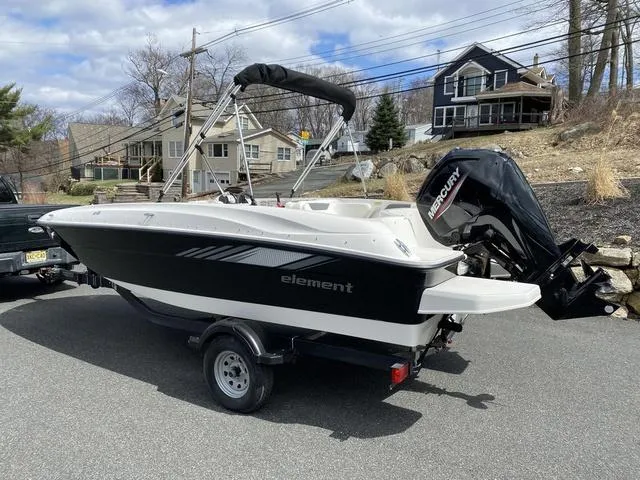 Slide: The Image of Bayliner Element E18 2025 - 5