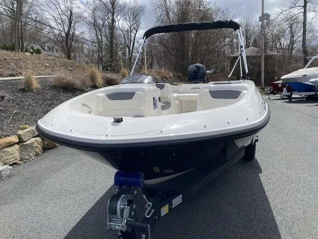 Slide: The Image of Bayliner Element E18 2025 - 7