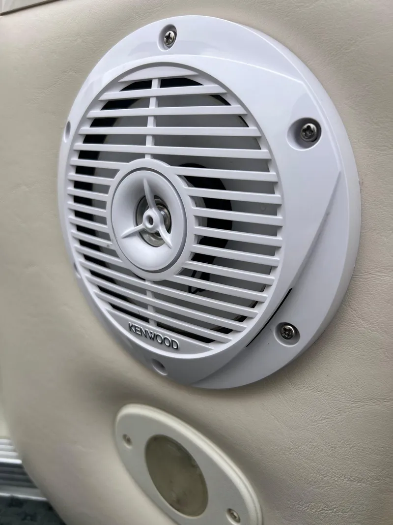 Slide: The Image of Kenwood speaker on 2002 Bennington 2575 FS boat interior. - 44