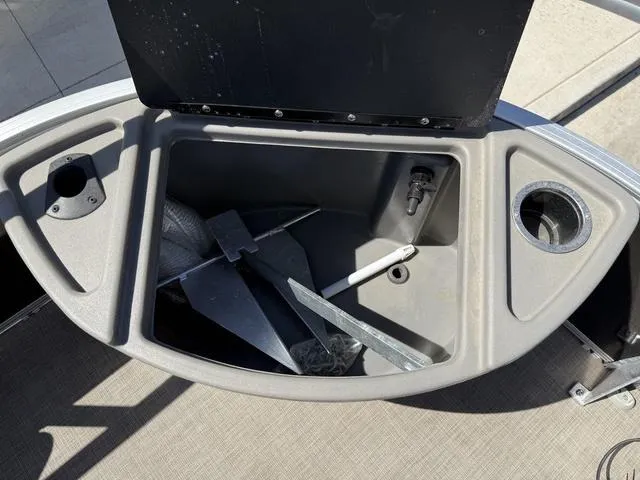 Slide: The Image of Sun Tracker Sportfish™ 24 XP3 2023 - 12