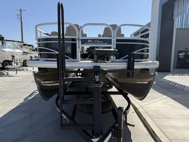 Slide: The Image of Sun Tracker Sportfish™ 24 XP3 2023 - 3