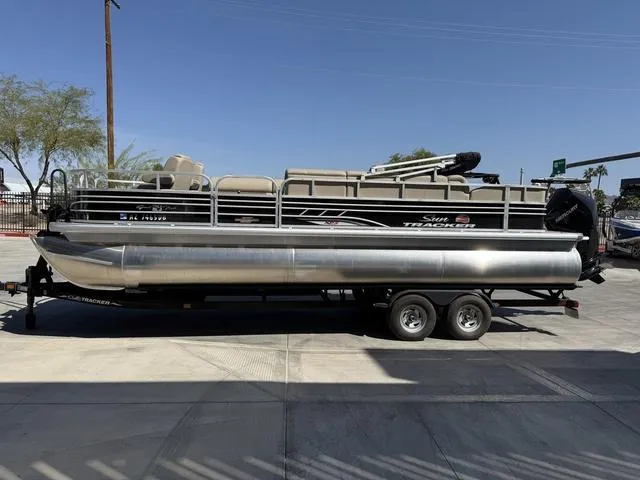 Slide: The Image of Sun Tracker Sportfish™ 24 XP3 2023 - 5