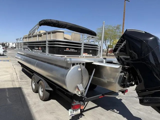 Slide: The Image of Sun Tracker Sportfish™ 24 XP3 2023 - 6