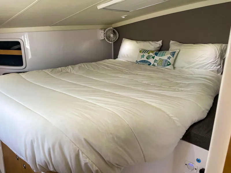 Slide: The Image of Seawind 1260 2023 - 60