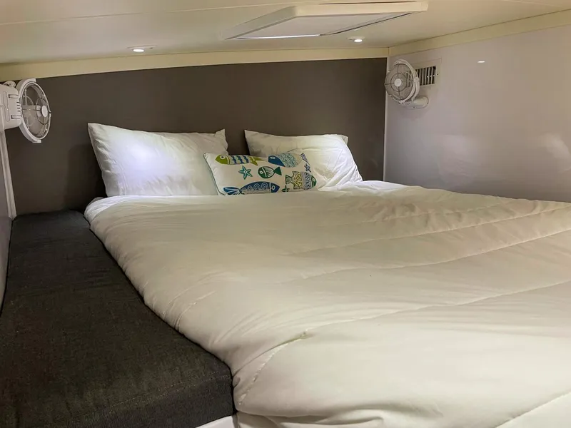 Slide: The Image of Seawind 1260 2023 - 65