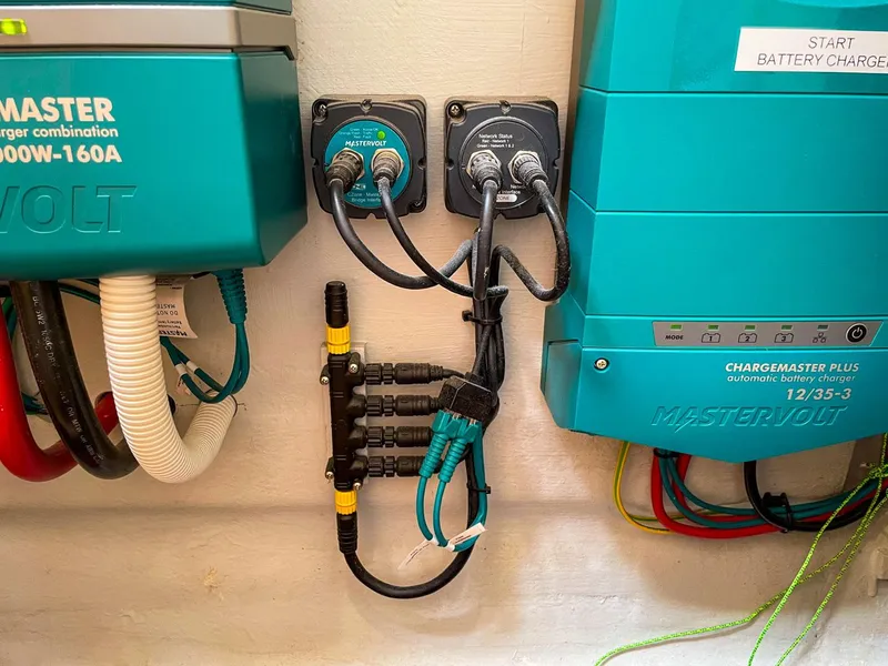 Slide: The Image of Seawind 1260 2023 - 70