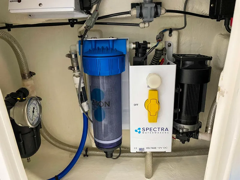 Slide: The Image of Seawind 1260 2023 - 72