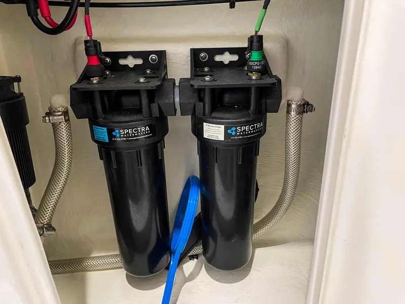 Slide: The Image of Seawind 1260 2023 - 73