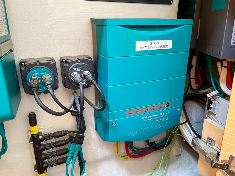 Slide: The Image of Seawind 1260 2023 - 77