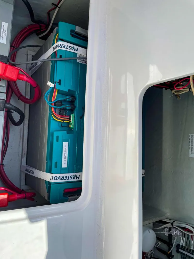 Slide: The Image of Seawind 1260 2023 - 82