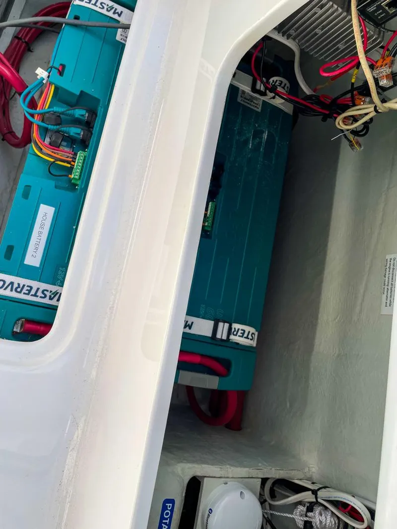 Slide: The Image of Seawind 1260 2023 - 83