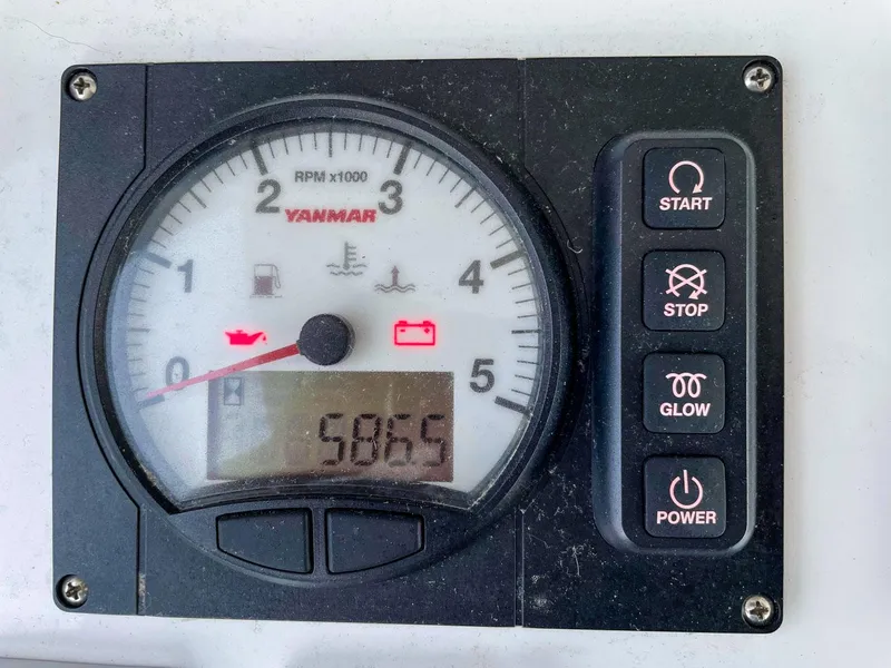 Slide: The Image of Seawind 1260 2023 - 86