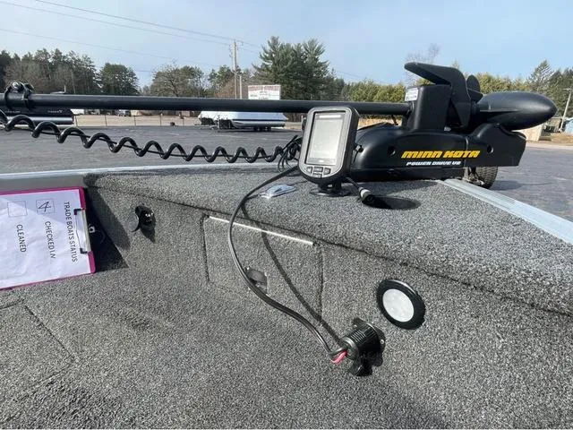 Slide: The Image of 2016 Alumacraft Classic 165 TL boat with Minn Kota trolling motor and fish finder. - 12