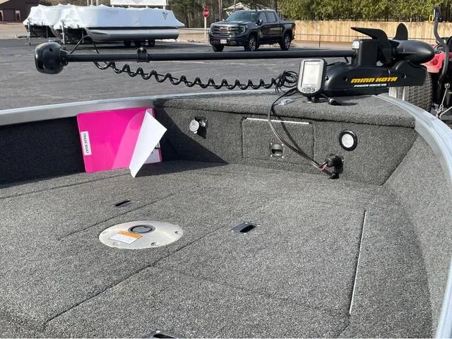 Slide: The Image of 2016 Alumacraft Classic 165 TL boat deck with Minn Kota trolling motor. - 9