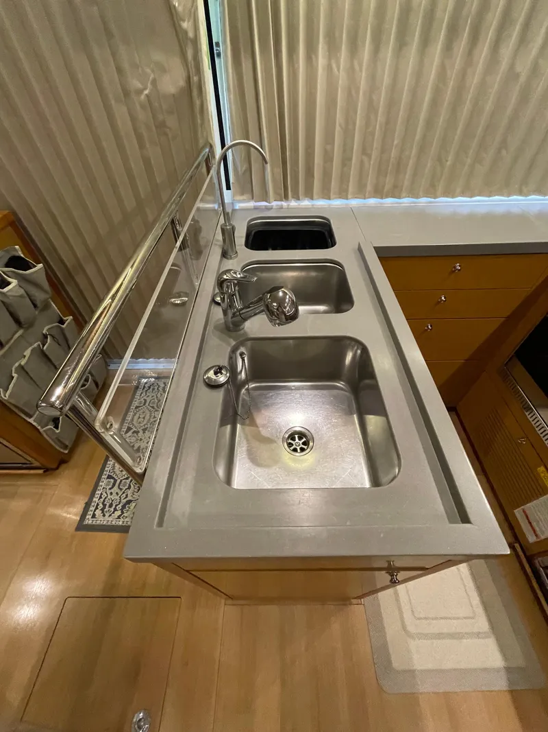 Slide: The Image of Lagoon 450 F 2016 - 81