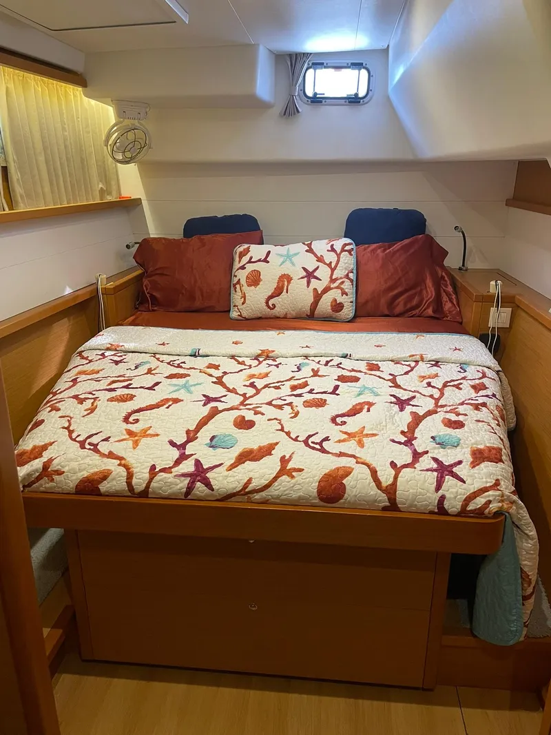 Slide: The Image of Lagoon 450 F 2016 - 86