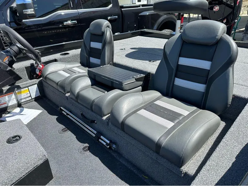 Slide: The Image of Ranger RT198P 2025 - 8